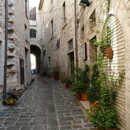 Hotel Il Vicoletto Assisi Exterior photo
