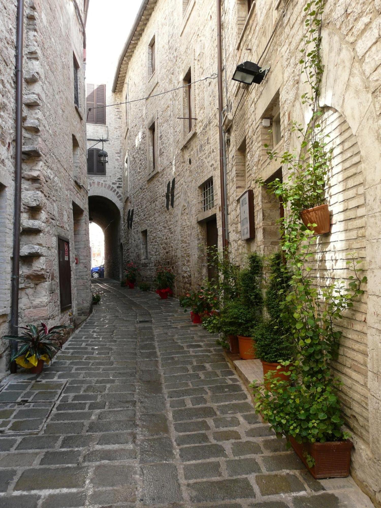 Hotel Il Vicoletto Assisi Exterior photo