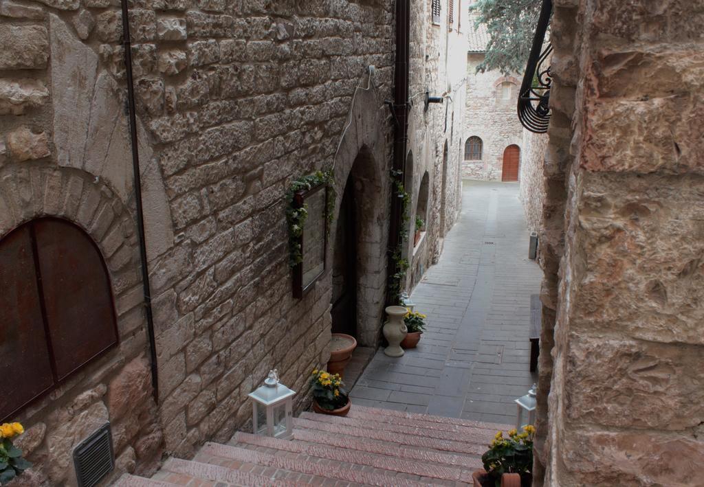Hotel Il Vicoletto Assisi Exterior photo